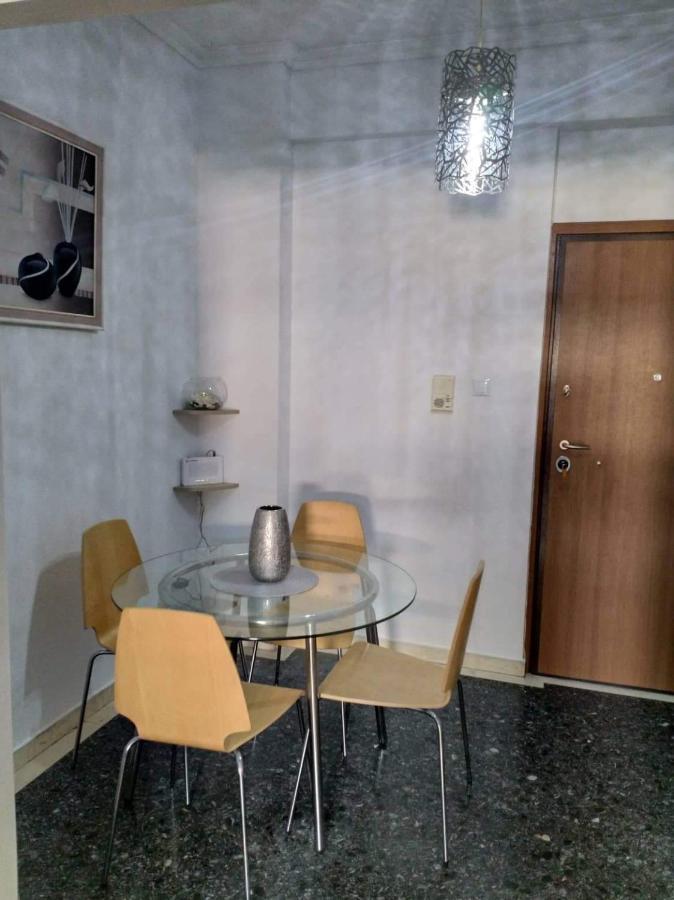 A Convenient Apartment In The Heart Of Atény Exteriér fotografie