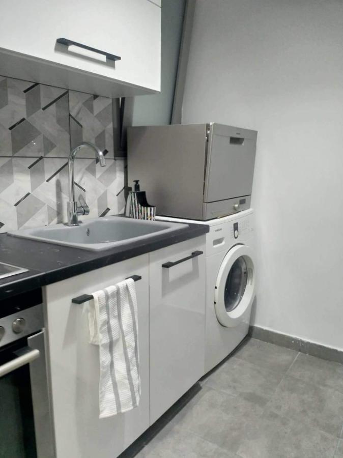 A Convenient Apartment In The Heart Of Atény Exteriér fotografie
